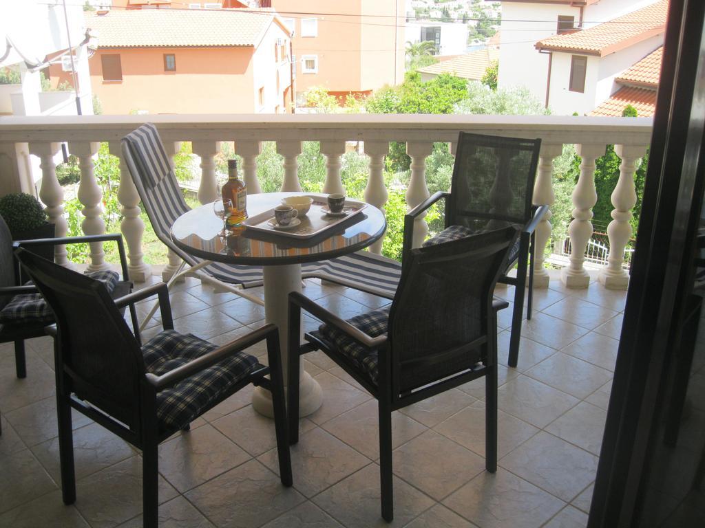 Apartments Villa Macola Traù Esterno foto