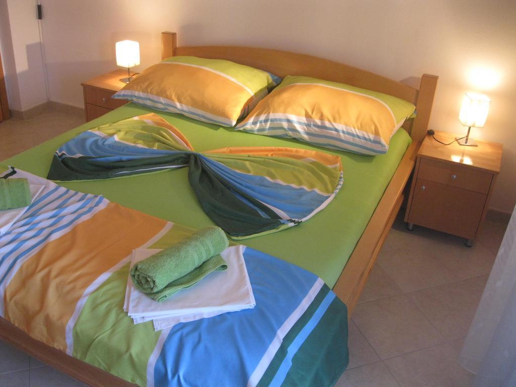 Apartments Villa Macola Traù Esterno foto