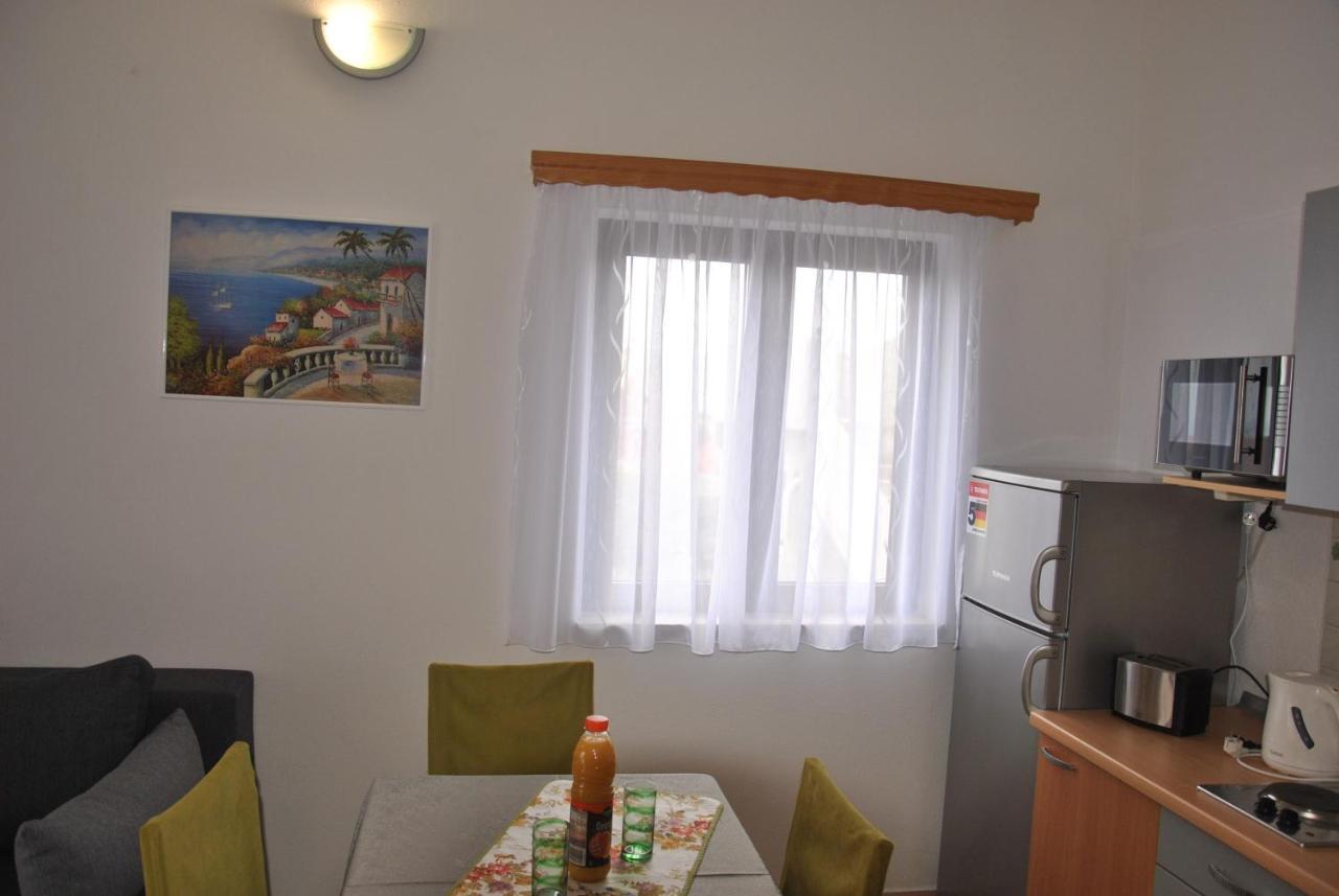 Apartments Villa Macola Traù Esterno foto