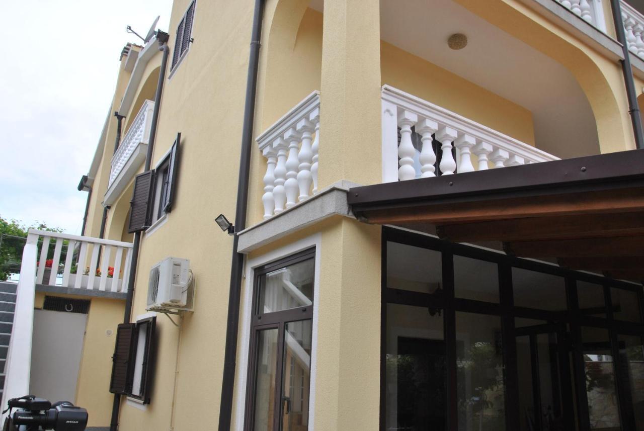 Apartments Villa Macola Traù Esterno foto